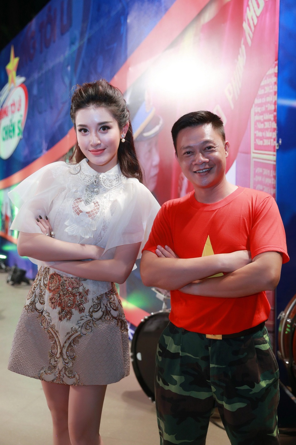 Á hậu Huyền My cổ vũ Nam Em trong vai trò ca sĩ - 2