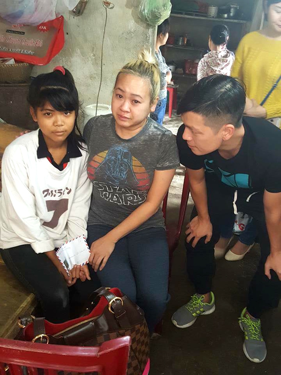 Hiện con anh Thành có cháu Bùi Thị Thuý học lớp 9 và cháu Bùi Thị Quỳnh đang học lớp 1, Tuấn Hưng cũng xin kêu gọi các nhà hảo tâm tiếp tục giúp đỡ các cháu để cuộc sống của các cháu có thể nhẹ nhàng bớt cực hơn.