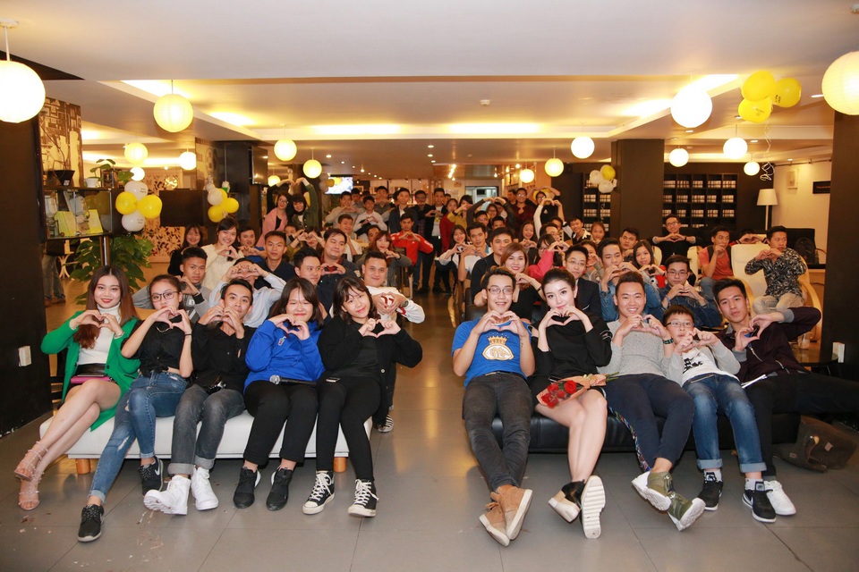 Được yếu mến từ sau cuộc thi Hoa hậu Việt Nam 2014, Huyền My có một lực lượng fans hâm mộ hùng hậu và trung thành luôn sát cánh cùng cô trong các hoạt động. Mặc dù sinh nhật của Á hậu đã qua được 1 tuần nhưng các fans vẫn dày công thực hiện một buổi gặp gỡ, giao lưu ấm cúng và đầy ý nghĩa cho cô.