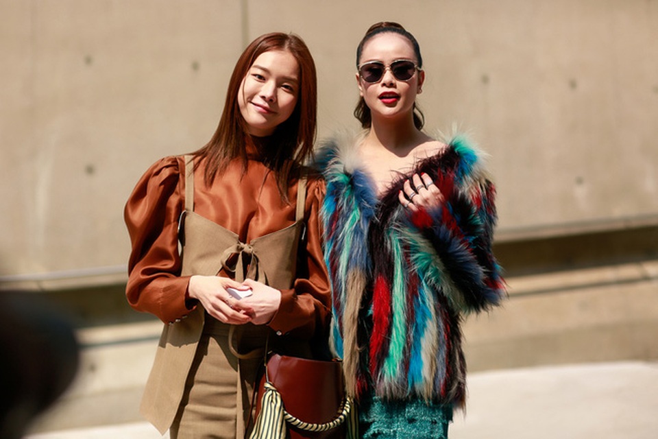 Sella Trương gây náo loạn khi xuất hiện cực "chất" tại Seoul Fashion Week - 3 Sella Trương sánh đôi bên người mẫu Park Ji Hye
