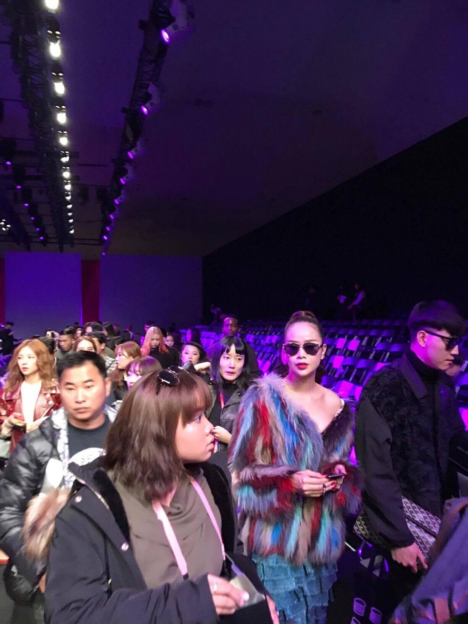 Sella Trương gây náo loạn khi xuất hiện cực "chất" tại Seoul Fashion Week - 8 Thần thái và phong cách vô cùng nổi bật