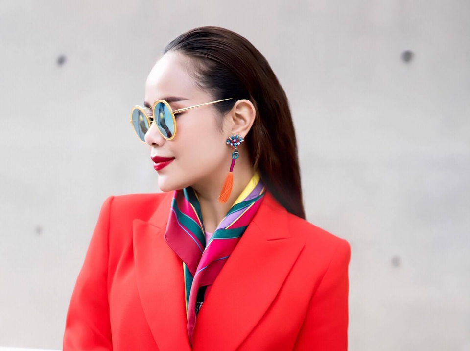 Sella Trương khiến các tín đồ thời trang "chóng mặt" bởi phong cách độc lạ - 7 Cô là một nhân vật mà rất nhiều người hâm mộ và giới mộ điệu thời trang chờ đón sự biến hóa tiếp theo trong thời gian tới.