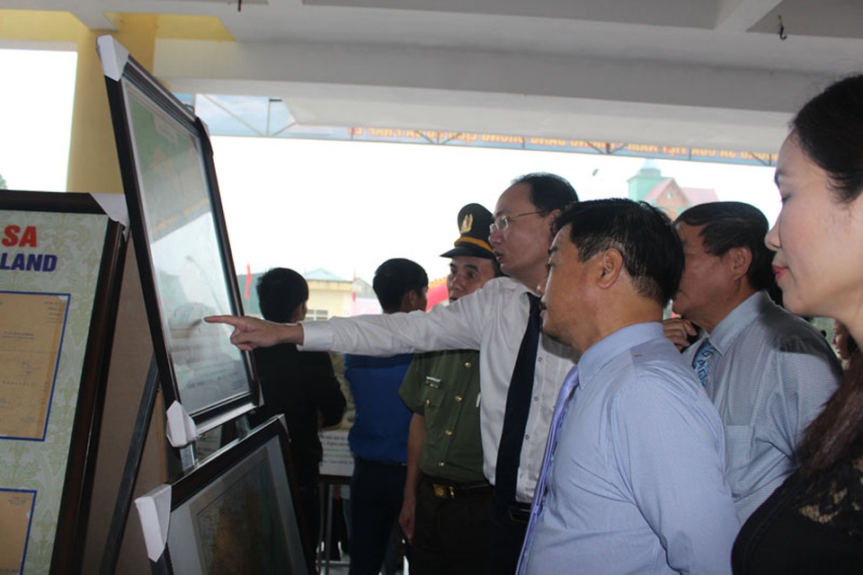 Những tư liệu triển lãm là bằng chứng rõ ràng về chủ quyền của Việt Nam đối với 2 quần đảo Hoàng Sa và Trường Sa