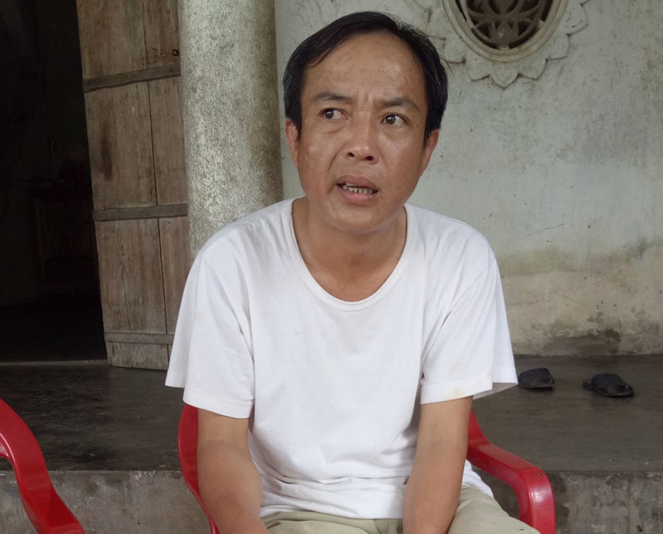 Trở về từ Angieria, anh Hùng từng ngày chờ đợi kết luận của cơ quan chức năng về vụ tai nạn cướp đi sinh mạng của đứa con trai.