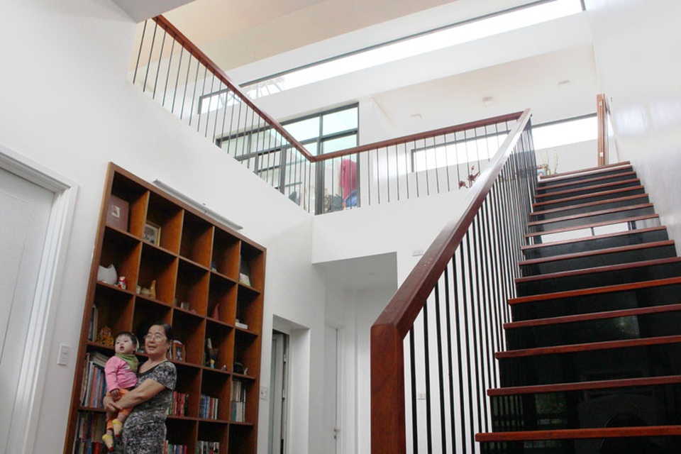 Các chi tiết cầu thang trông khá đơn giản nhưng cứng cáp