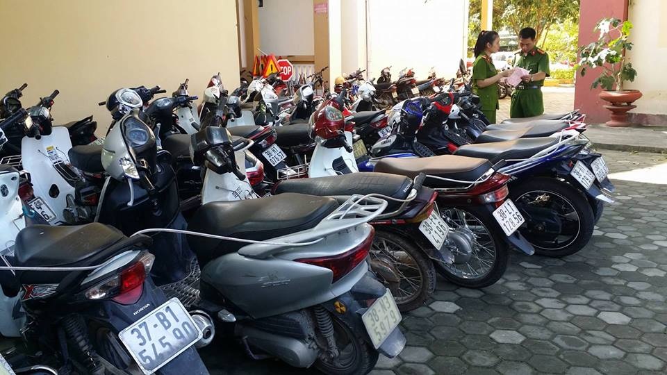 Hàng trăm phương tiện vi phạm bị tạm giữ tại trụ sở Công an thành phố