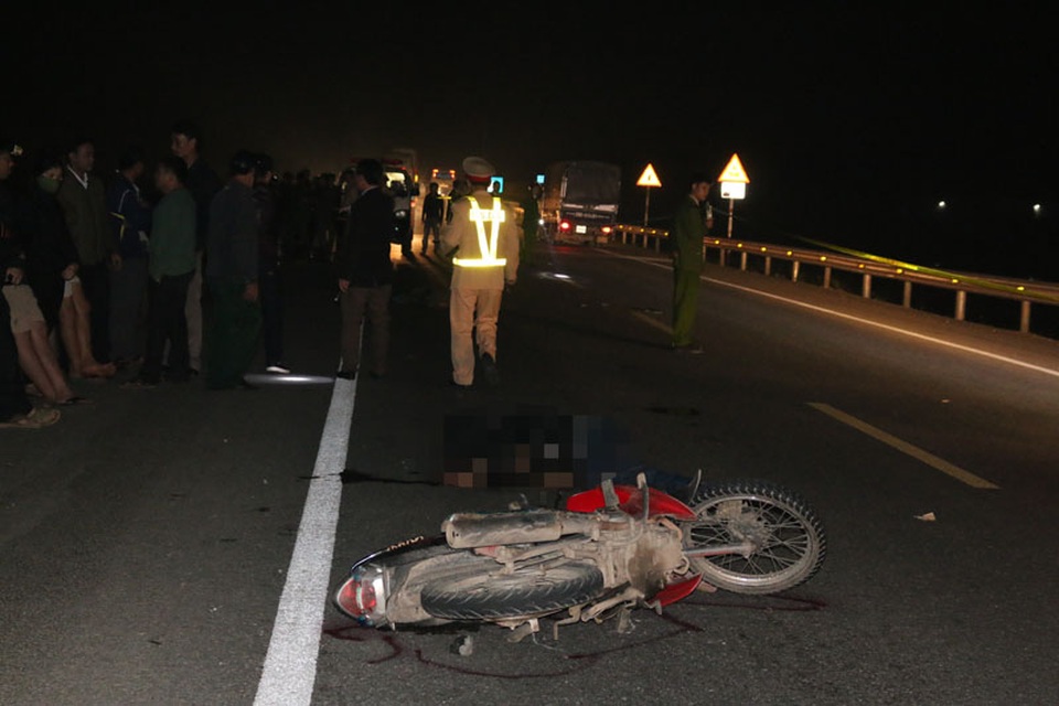 Hiện trường vụ tai nạn nghiêm trọng