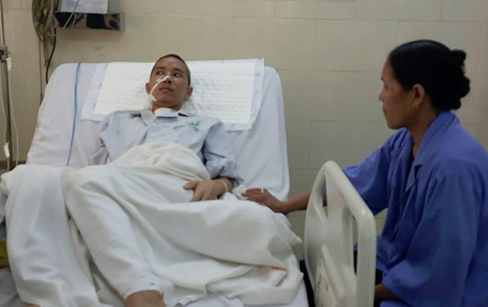 Sụt 30 kg vì nhiễm trực khuẩn whitmore - 1 Bệnh nhân qua khỏi cửa tử là một kỳ tích với các y, bác sĩ. Ảnh: H.Hải