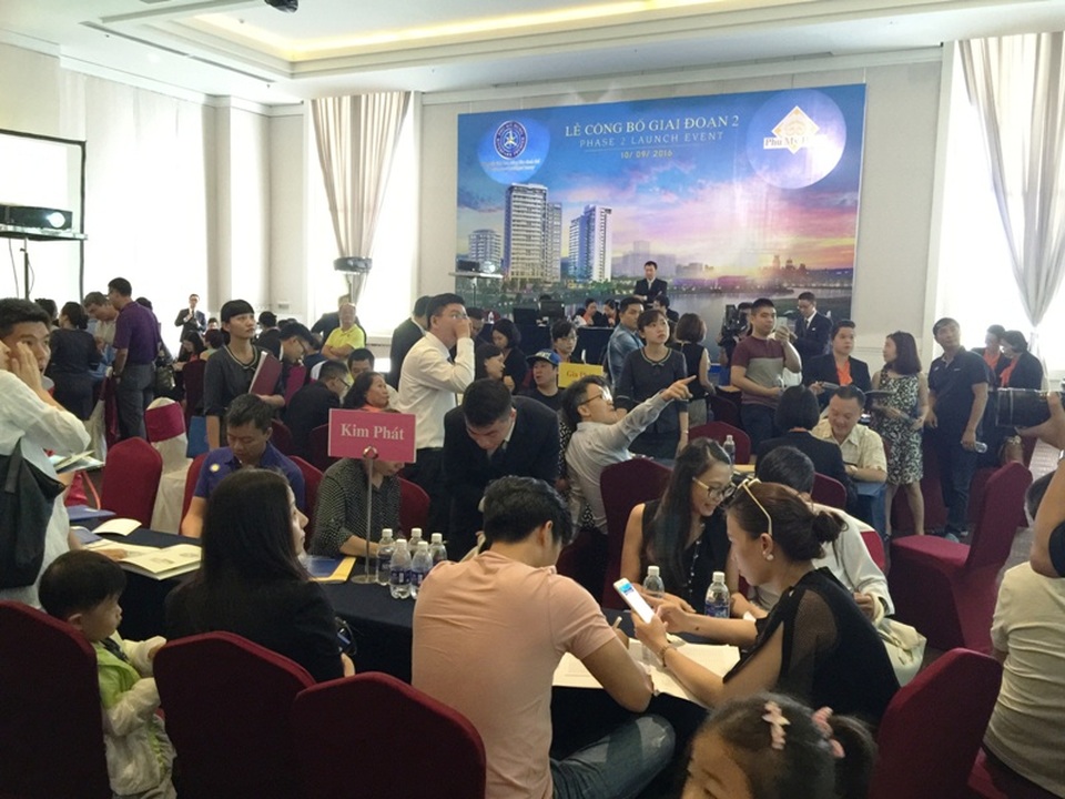 Trong giai đoạn thị trường đang có dấu hiệu “bội cung” căn hộ cao cấp thì có thể nói con số tiêu thụ của Riverpark Premier là 1 hiện tượng của làng bất động sản, chứng tỏ sức hút rất lớn của khu đô thị Phú Mỹ Hưng. Bởi với mức giá từ 6 – 20 tỷ đồng/căn thì phân khúc khách hàng này đều là những người có đủ trình độ và am hiểu để đánh giá đúng giá trị sản phẩm mà họ mua chứ không thuộc dạng đầu tư theo phong trào.