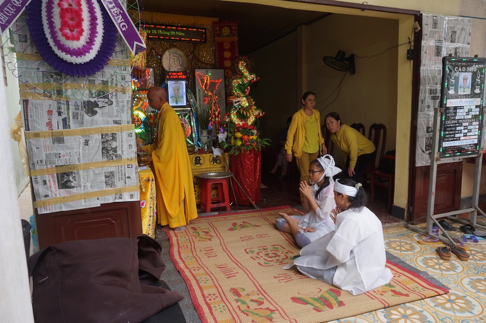 Gia đình tổ chức hậu sự cho anh Danh