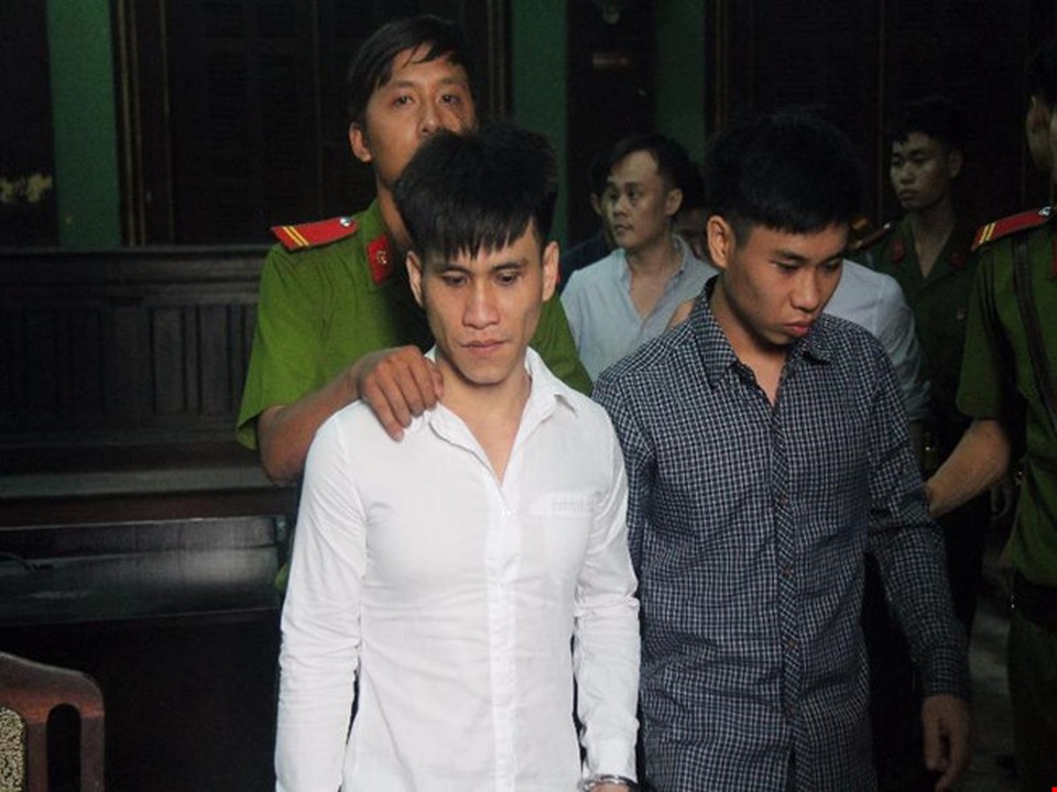 Bênh mẹ, hai anh em phạm tội giết người - 1 Hai anh em Bảo và Vỹ bị tăng hình phạt.