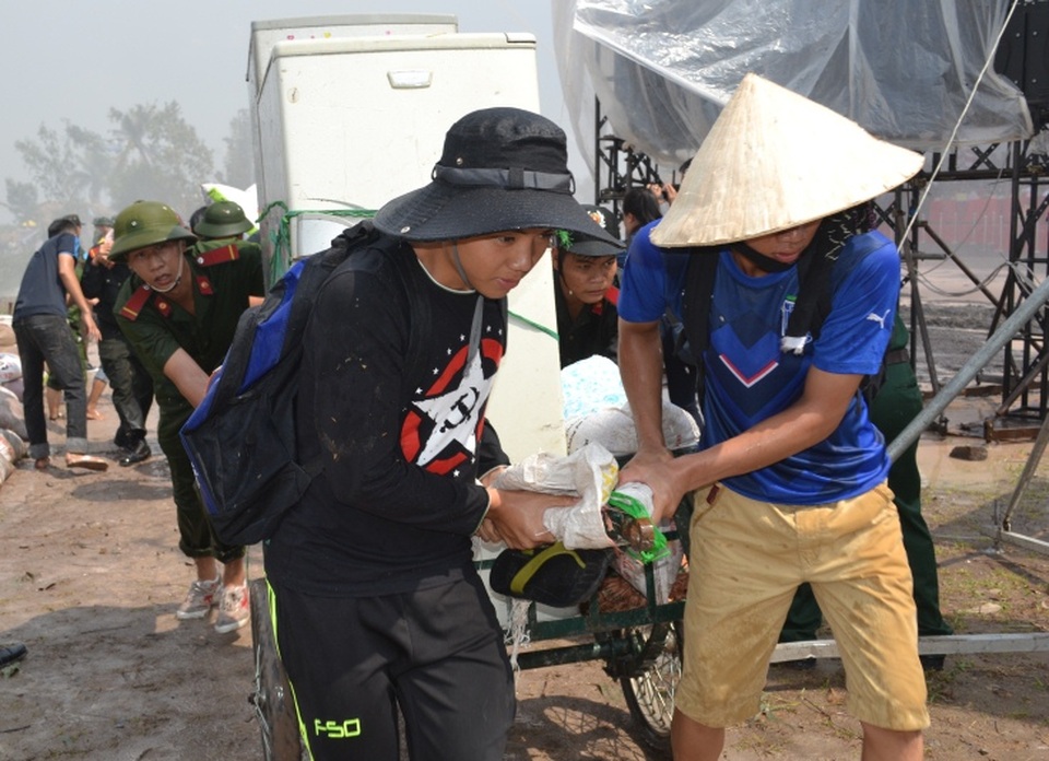 Sơ tán tài sản giúp người dân.