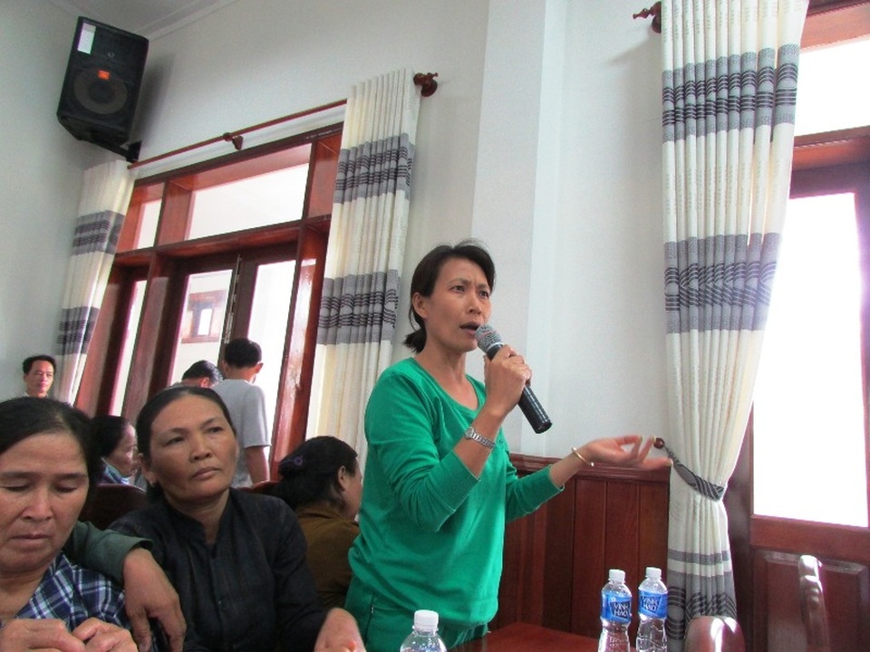 Tiểu thương chê chợ mới vì giá thuê quá cao - 4 Bà con tiểu thương cho rằng khu chợ mới có giá cho thuê mặt bằng quá cao, vượt quá khả năng của bà con tiểu thương chợ Tấn Tài