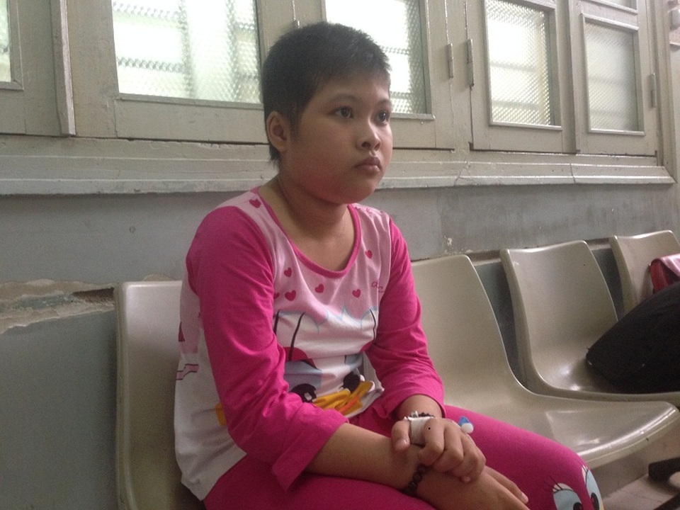 Nhưng cô bé Cẩm Thư chưa bao giờ nguôi ước mơ được đi học lại