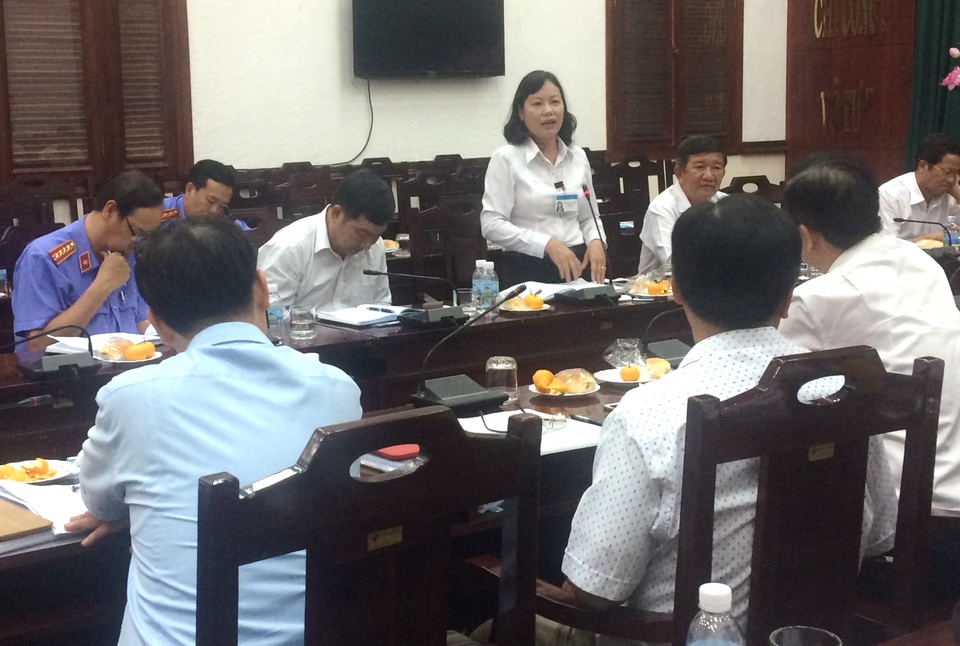 TPHCM: 1 năm có gần 1.000 bản án bị sửa, hủy - 1 Bà Ung Thị Xuân Hương (đứng) thừa nhận TPHCM có gần 1.000 án sửa và hủy trong năm 2016.