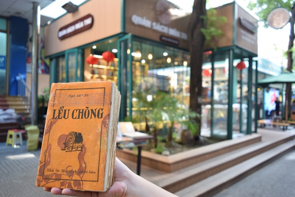 Tác phẩm Lều chõng của nhà văn Ngô Tất Tố được in hoàn toàn bằng giấy dó (ảnh: XT)