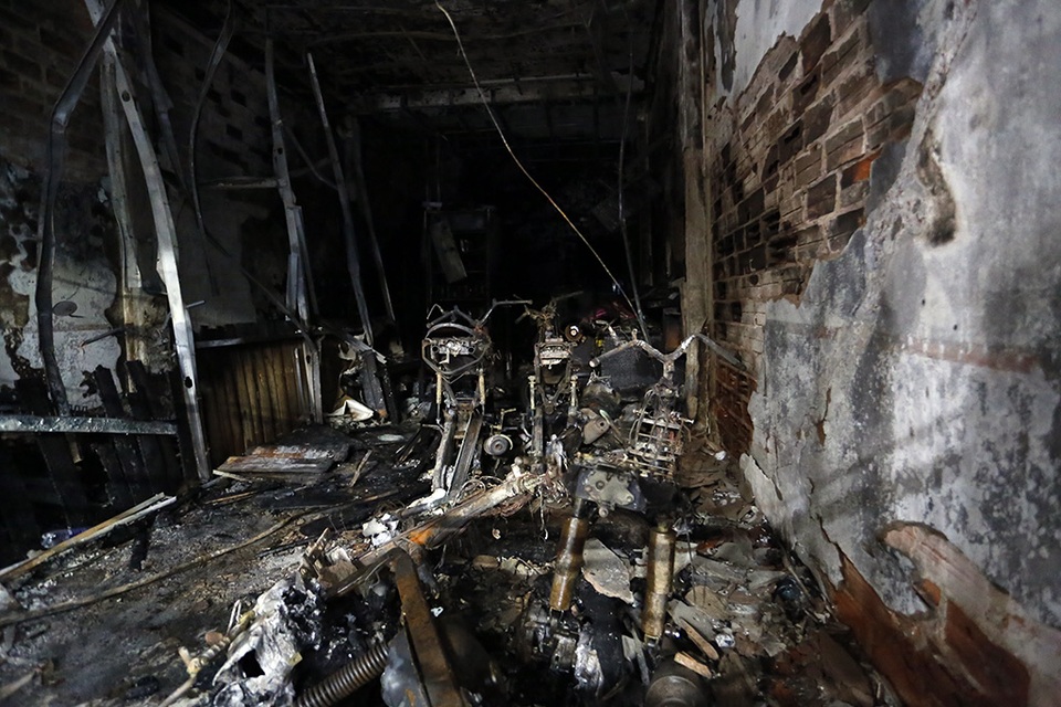 Vụ cháy 6 người chết: 2 vợ chồng, 3 con, 1 cháu cùng chết ngạt - 10