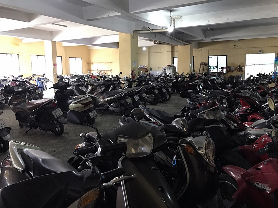 Dù hợp đồng đã hết thời hạn từ tháng 6/2013 nhưng ông Phúc kiên quyết không trả lại mặt bằng cho ban quản lý chung cư, còn chính quyền phường 9, quận 3 thì im lặng đến đáng sợ