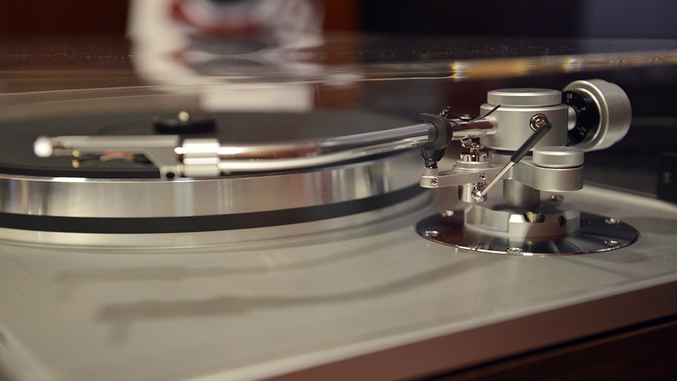 Những đầu đĩa than với công nghệ mắt đọc mới cũng góp mặt tại triển lãm Avshow lần nãy.