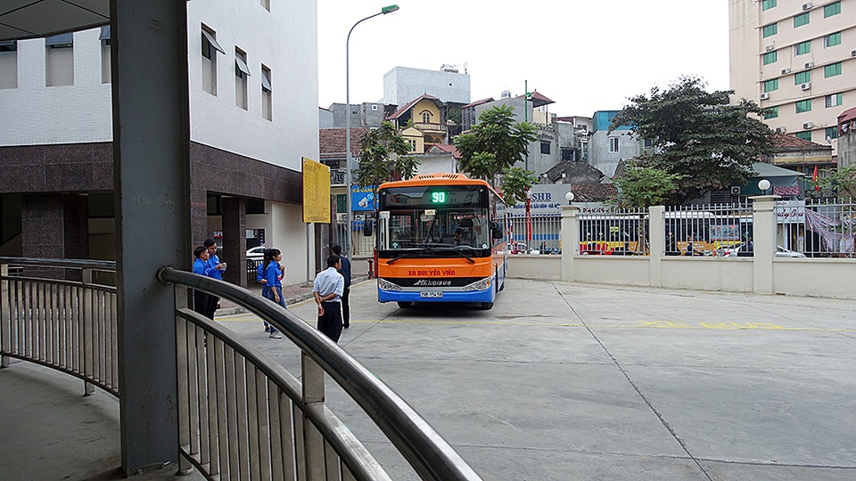 
Tổng cộng mỗi ngày sẽ có 92 lượt xe chạy con thoi giữa hai điểm đầu.
