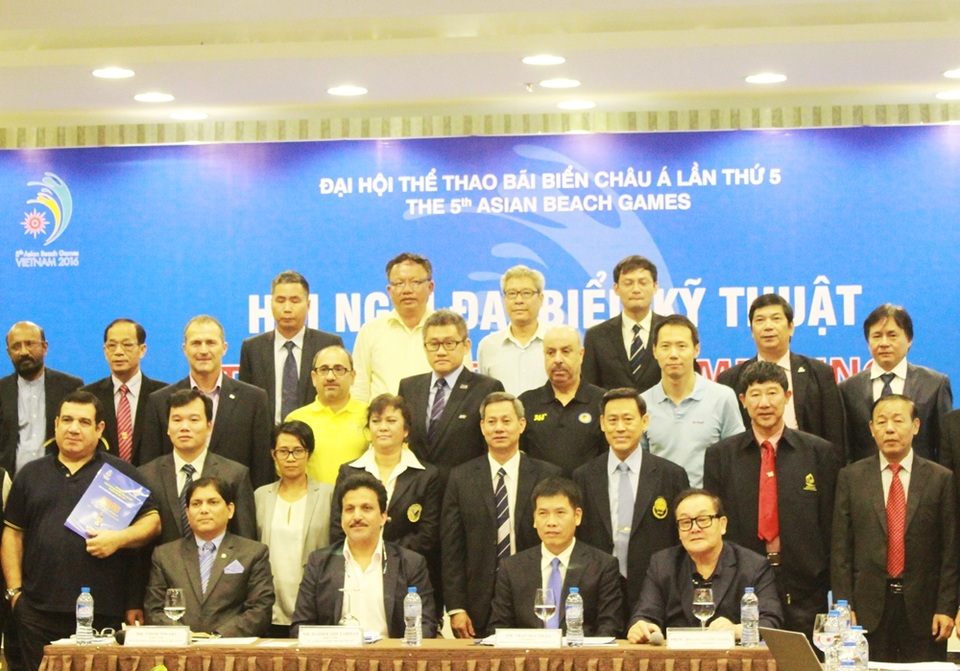 Các đại biểu tham dự bàn về chuyên môn kỹ thuật môn thi.