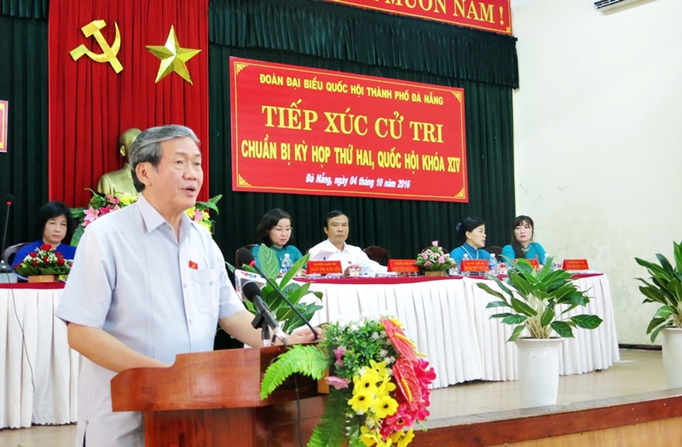 Ông Đinh Thế Huynh - Thường trực Ban Bí thư Trung ương Đảng cùng đoàn ĐBQH TP Đà Nẵng tiếp xúc cử tri sáng 4/10