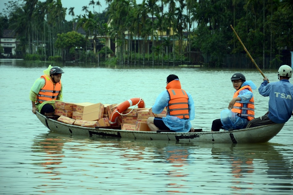 Người dân vùng lũ Quảng Ngãi đang “gồng mình” chống chọi với nhiều trận lũ liên tiếp