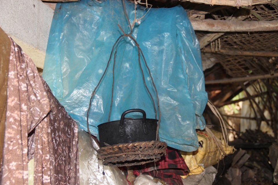 Chiếc nồi – vật gia dụng giá trị nhất còn lại trong căn nhà