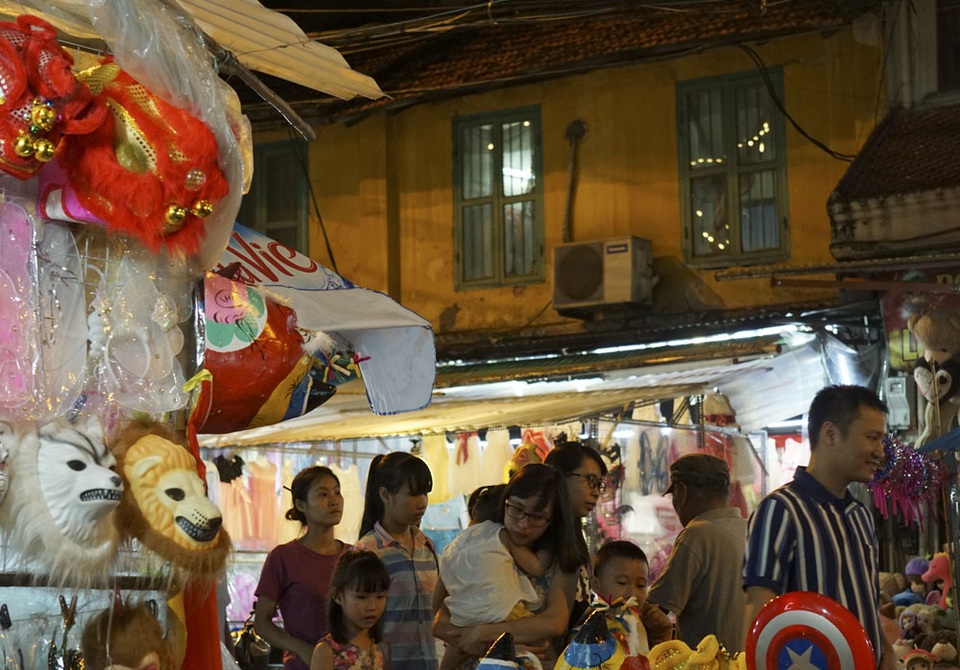 Náo nhiệt chợ trung thu trong không gian phố cổ - 5 Náo nhiệt chợ trung thu trong không gian phố cổ - 5