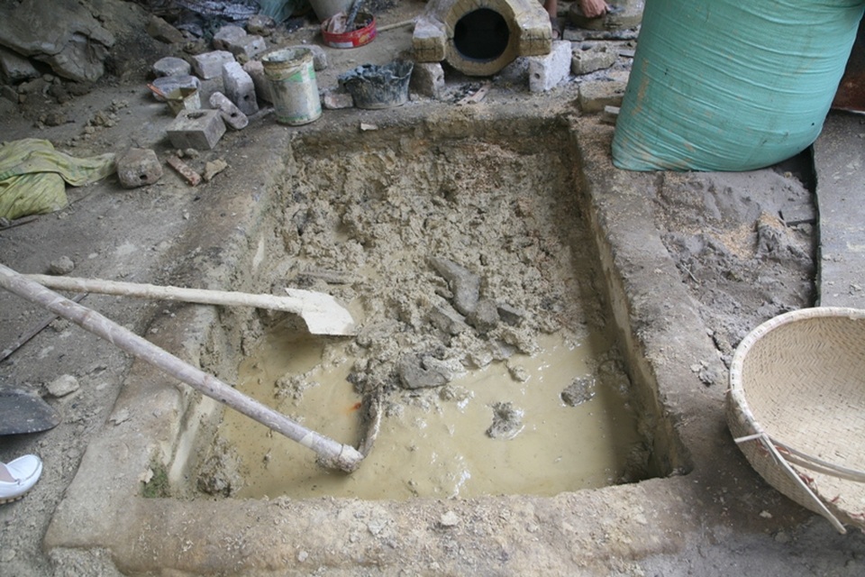 Khâu trộn đất làm khuôn đúc