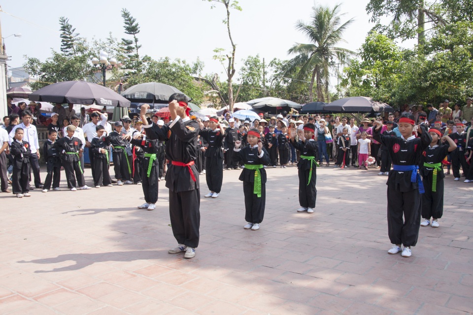 Tưởng niệm 716 năm ngày mất Hưng Đạo Đại Vương Trần Quốc Tuấn - 3 Đoàn võ sư Mạnh Thắng Đường Kungfu biểu diễn tại lễ hội đền Trần.