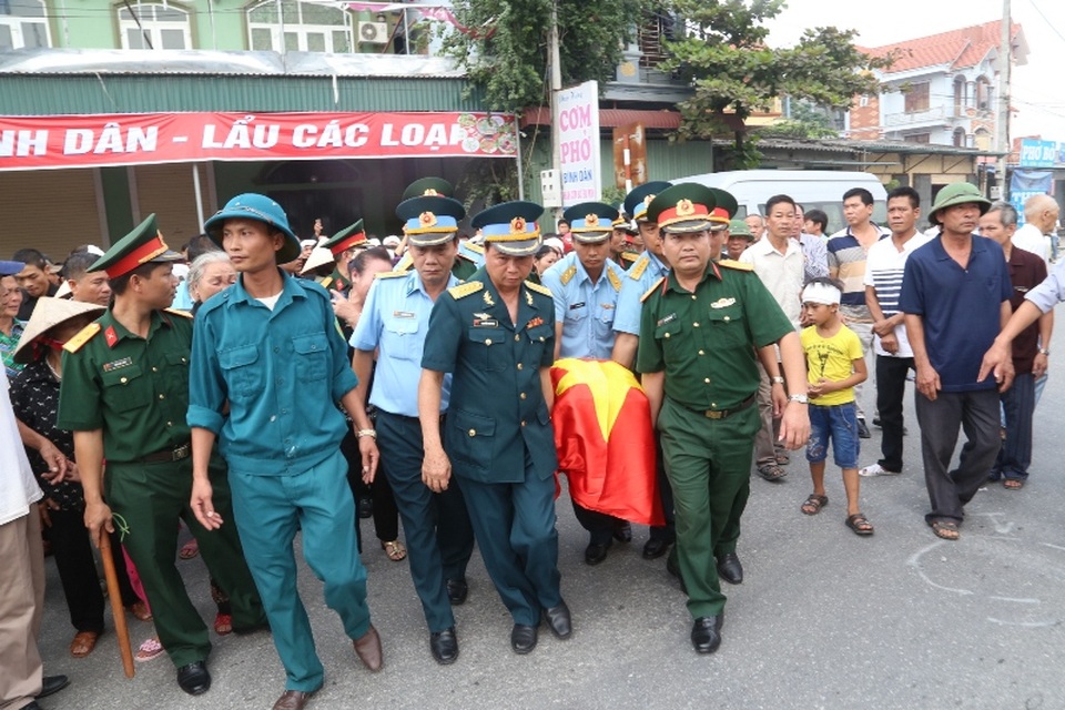 Đồng đội đưa phi công Đặng Đình Duy về với đất mẹ Hà Nam