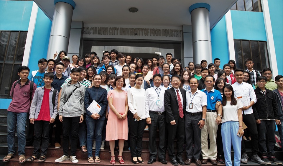 Trường ĐH Công nghiệp Thực phẩm TPHCM trao học bổng cho sinh viên chương trình liên kết quốc tế - 1
Sinh viên nhận học bổng chương trình liên kết quốc tế với Đại học Mỹ Hòa