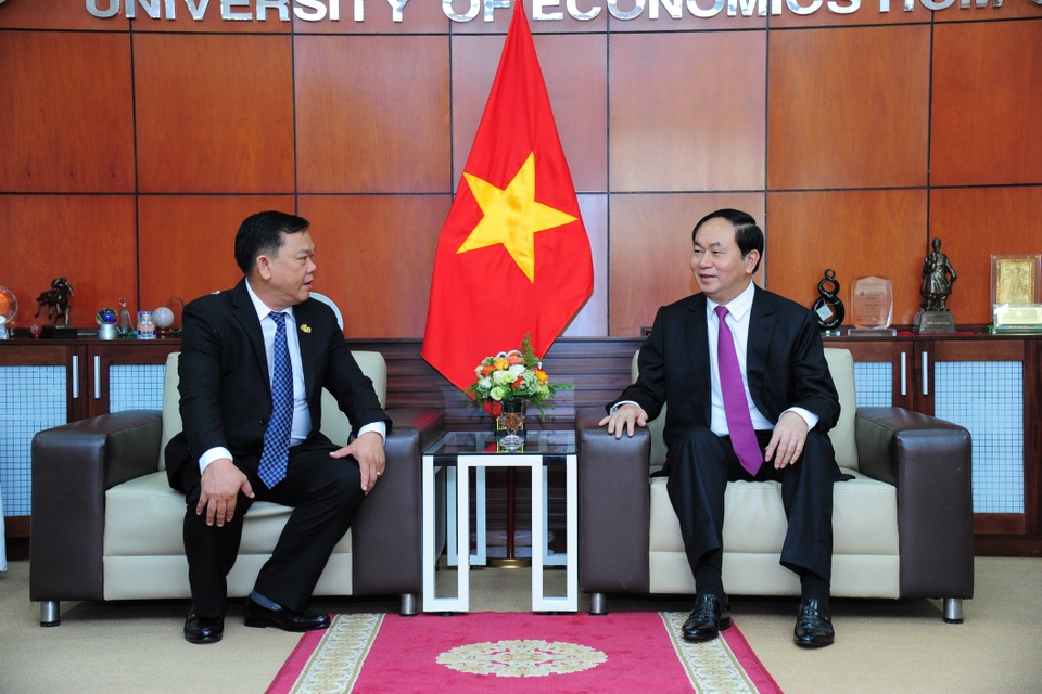 Chủ tịch nước đánh giá cao thành tựu tập thể trường đã nỗ lực đạt trong 40 năm qua