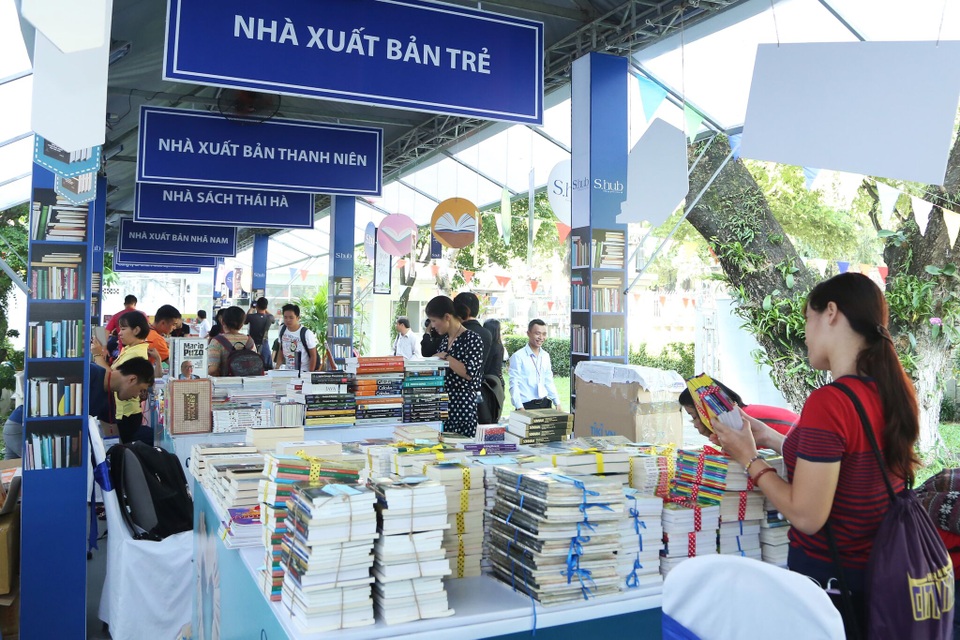 Ngày hội mừng sinh nhật một tuổi của Không Gian Chia Sẻ S.hub là nơi tụ hội các bạn trẻ mê sách và yêu thích các hoạt động truyền cảm hứng