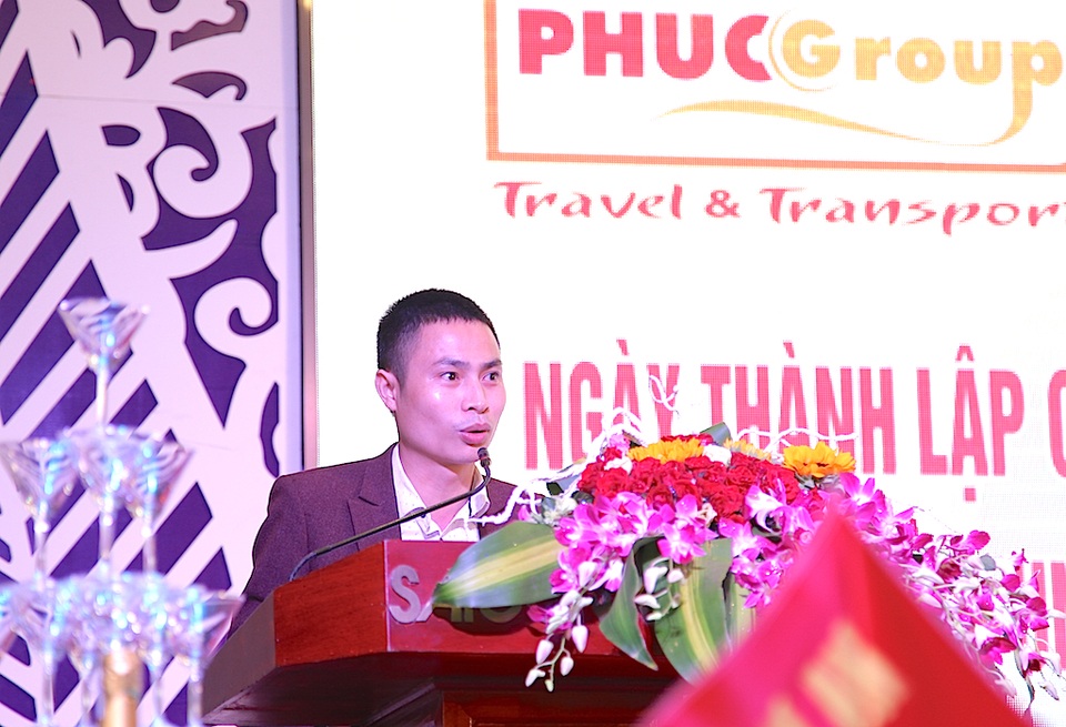 Du lịch PhucGroup - Kỷ niệm ngày thành lập, đón nhận Bằng khen các cấp - 2 Ông chủ Du lịch PhucGroup Nguyễn Hữu Bắc phát biểu cảm ơn quý khách và bạn bè...