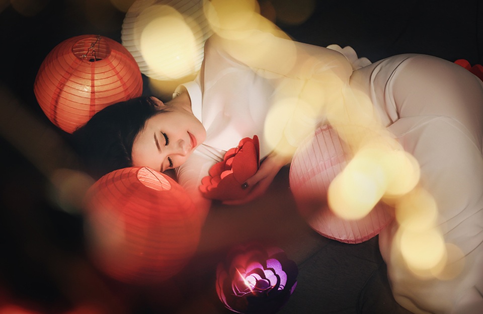 Anh Tâm gửi gắm thông điệp về niềm tin và hi vọng qua bộ ảnh này. Anh nói: Hãy sáng như những ngọn nến trong đêm. Dù cuộc đời có đen tối, vất vả đến đâu thì tâm hồn vẫn phải sáng”.