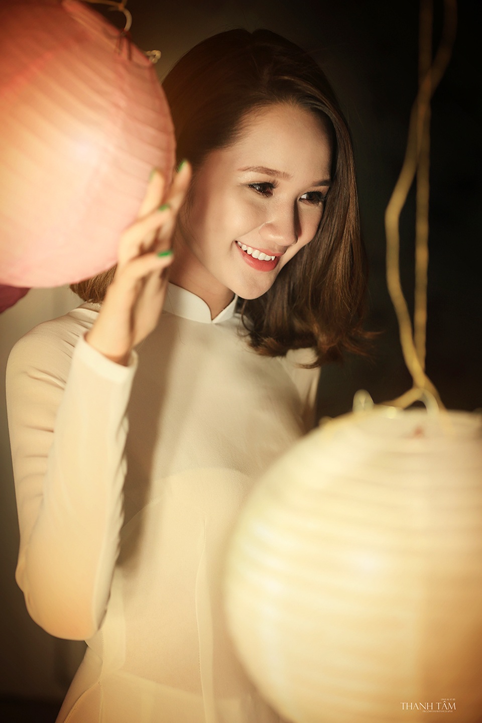 Cô bạn từng đạt nhiều giải thưởng sắc đẹp như: Á khôi Sinh viên Hà Nội năm 2014, Á khôi Sinh viên thanh lịch ĐHQG năm 2015, Đại sứ truyền thông ĐHQG 2015...