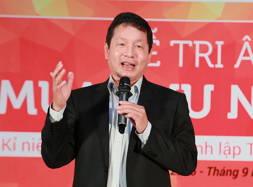"Xã hội hoá và quốc tế hoá là xu hướng phát triển lớn của giáo dục VN" - 1 Ông Trương Gia Bình - Chủ tịch HĐQT đầu tiên của ĐH FPT thuật lại bối cảnh giáo dục đại học Việt Nam 10 năm trước.
