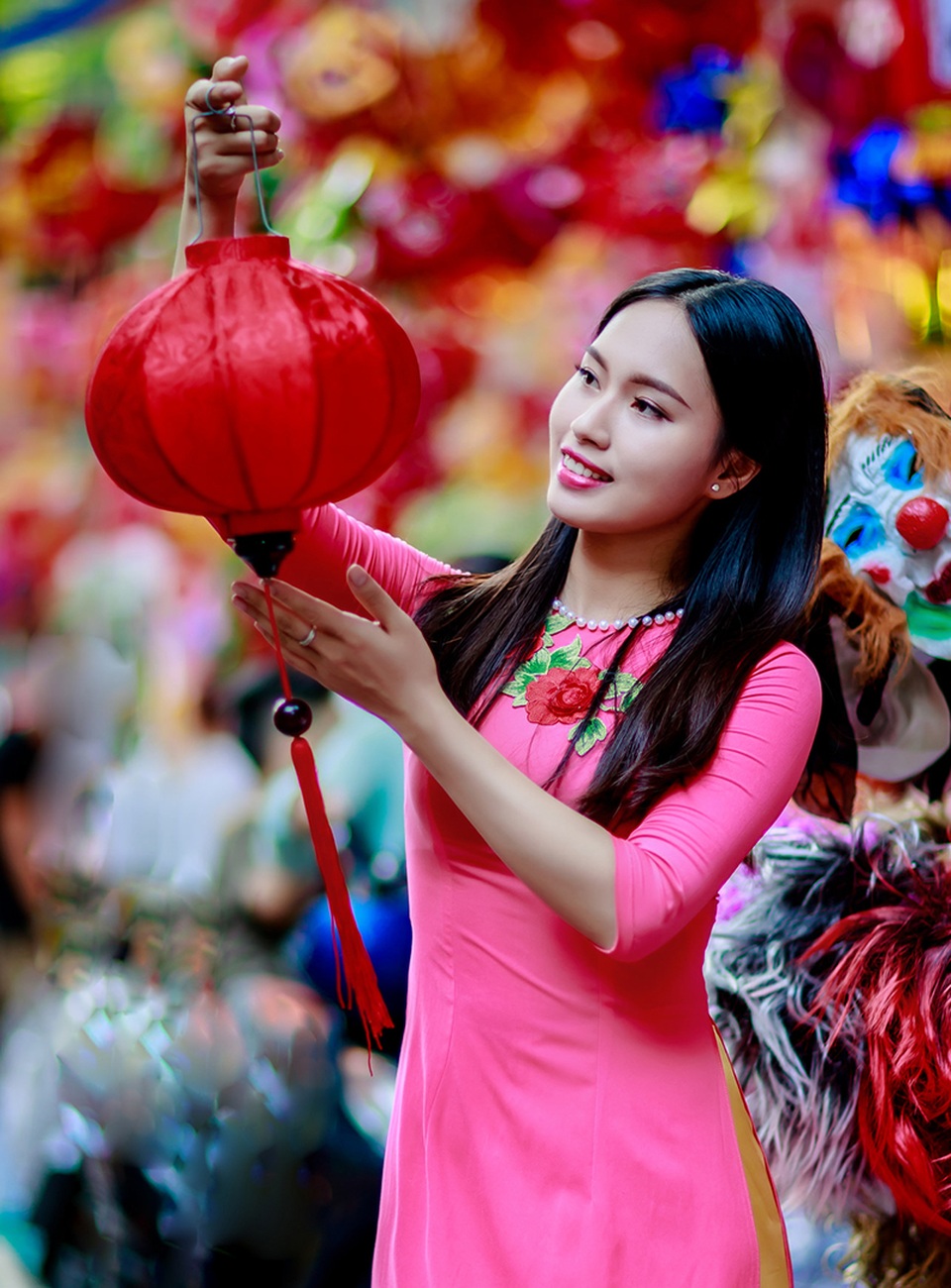 Nữ Bí thư chi đoàn xinh đẹp, nổi bật trên phố Trung thu - 2 Phương Thảo là Bí thư chi đoàn lớp và là Phó Bí thư liên chi khoa. Cô được bạn bè, thầy cô ủng hộ trong các hoạt động phong trào ở trường, lớp.
