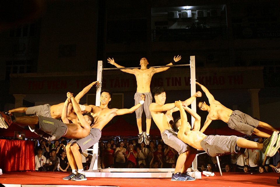 Màn biểu diễn thể thao đường phố khá hấp dẫn