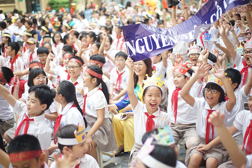 Học sinh dự lễ phát động cuộc thi giải Toán ViOlympic.