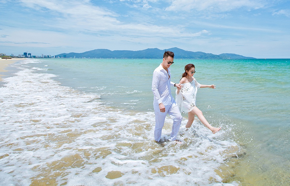 Ảnh cưới đẹp của cặp đôi được hứa gả từ thưở lên 5 - 9 Tháng 6/2015, Lâm Duy quyết định sang Nga để cầu hôn bạn gái và nhận được sự đồng ý của Yến cùng gia đình hai bên.