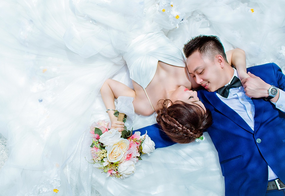 Ảnh cưới đẹp của cặp đôi được hứa gả từ thưở lên 5 - 5 Trong mắt mình lúc đó, anh Duy rất người lớn, đàn ông và luôn chăm sóc mọi người xung quanh một cách dịu dàng, ân cần, Yến tâm sự.