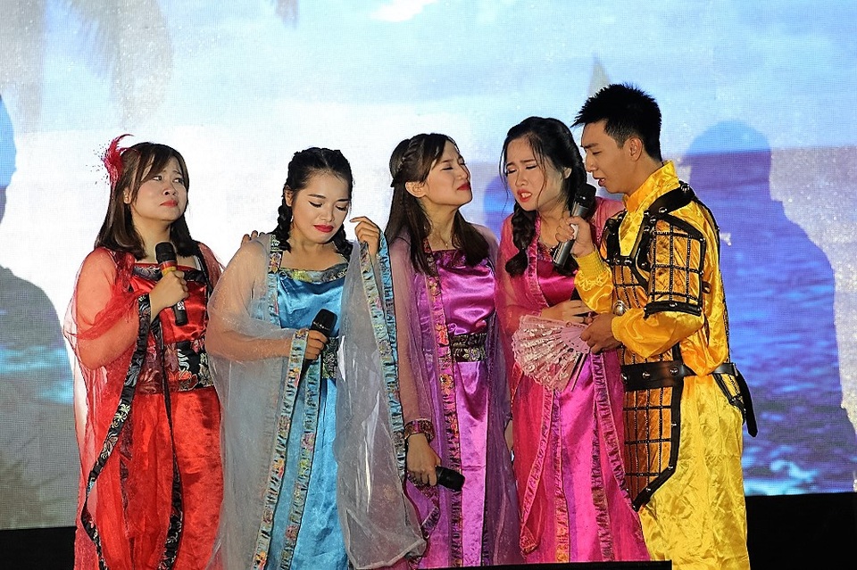 Soobin và Hương Giang Idol cháy hết mình với sinh viên Báo chí - 7