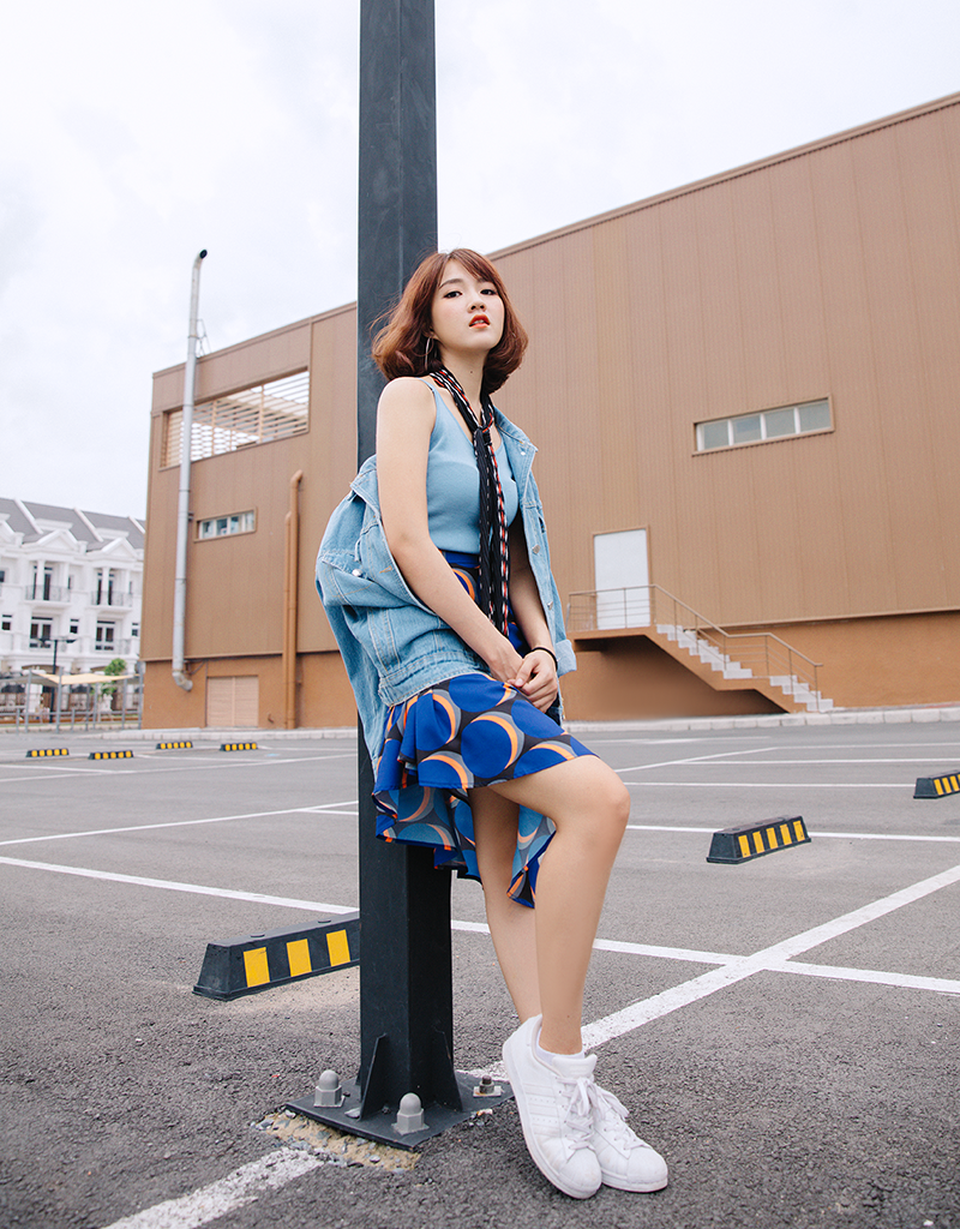 Những hình ảnh của Trinh xuất hiện trên báo chí trước đây đều là hình ảnh nữ tính dịu dàng. Cô giống như một búp bê hoàn mỹ trong mắt người hâm mộ.