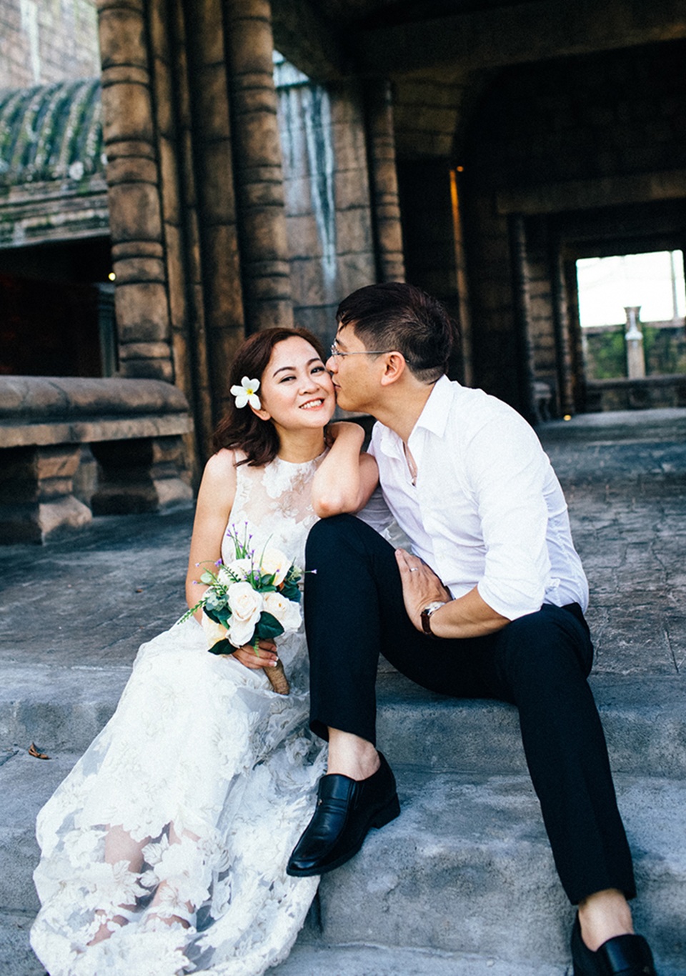 Ảnh cưới lãng mạn của cặp đôi "tỏ tình và cầu hôn 2 trong 1" - 4 Tình yêu của một cặp đôi trưởng thành, với Huyền tuy không có nhiều yếu tố lãng mạn như phim ảnh nhưng bù lại, có sự chín chắn và thú vị riêng.