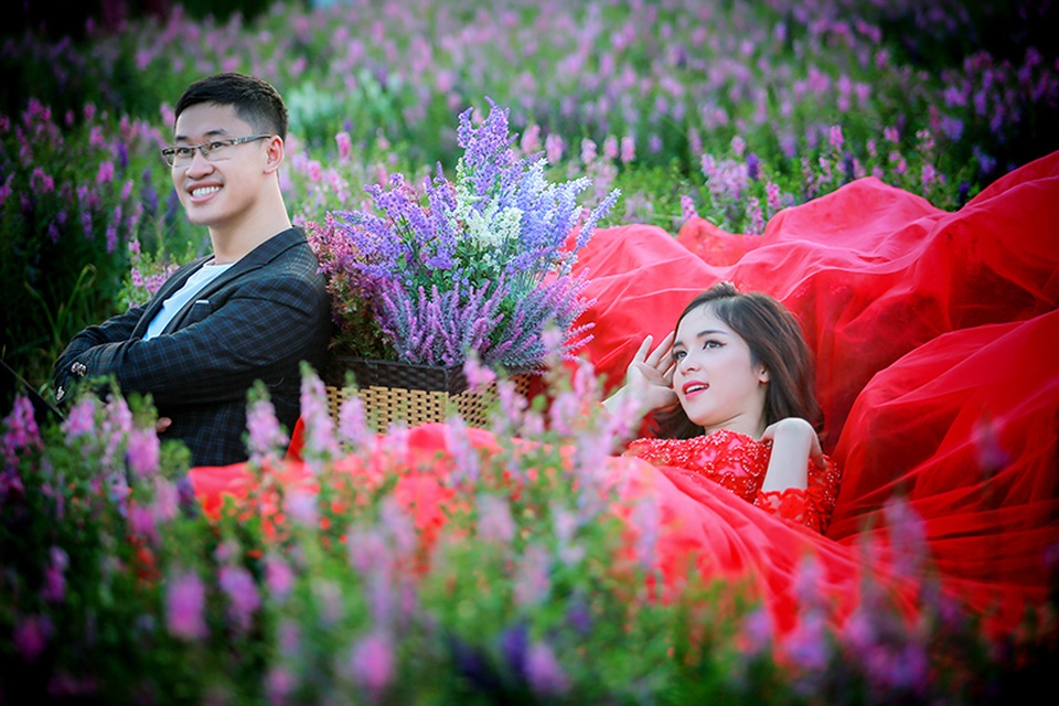 Hằng hi vọng hôn nhân sẽ là một trang mới của tình yêu với hai con người hiểu nhau, thương nhau, đồng cam cộng khổ, chia sẻ ngọt bùi và cùng nhau phấn đấu cho tương lai tốt đẹp. Không cần quá nhiều tiền, chỉ cần một mái ấm hạnh phúc và vợ chồng có thời gian dành cho nhau, chăm sóc con cái và báo hiếu bố mẹ hai bên.