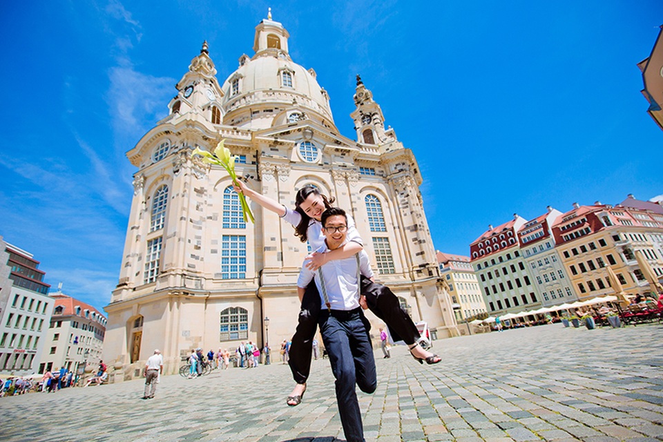 Ảnh cưới lãng mạn ở Berlin của cặp đôi Việt kiều Đức - 8 Tuy vậy, Minh Thư và Khánh Duy đều thấy may mắn vì được ở bên người bạn đời ở các mốc quan trọng như cấp 3 lên đại học, tốt nghiệp đại học rồi đi làm.