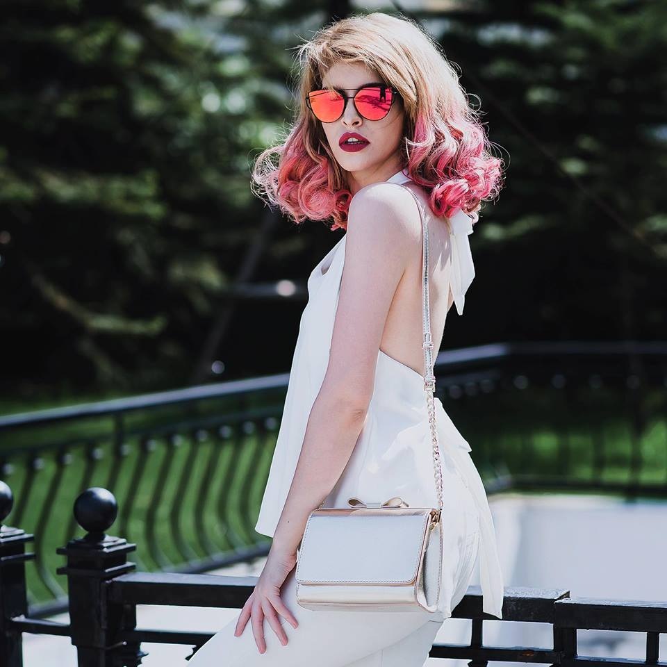 Hot girl từng nhận quà ngày 20/10 là... gói mì tôm - 3 Hot girl từng nhận quà ngày 20/10 là... gói mì tôm - 3